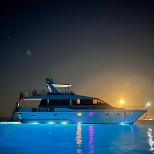 2* Bateau-hôtel Riti Yacht